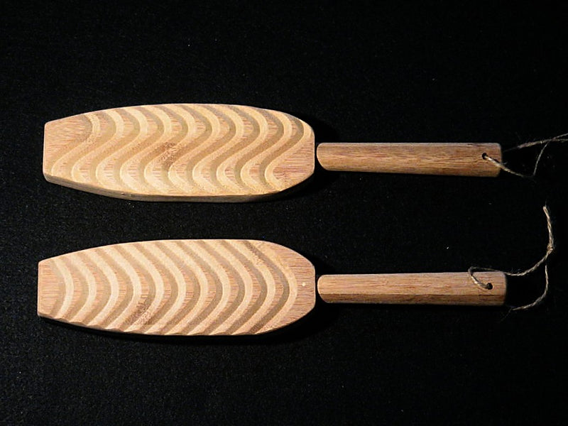 Bamboo Paddle, Waves